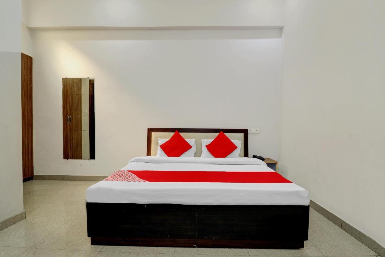 Amroha Oyo 72429 New Abhinandan Hotel מראה חיצוני תמונה